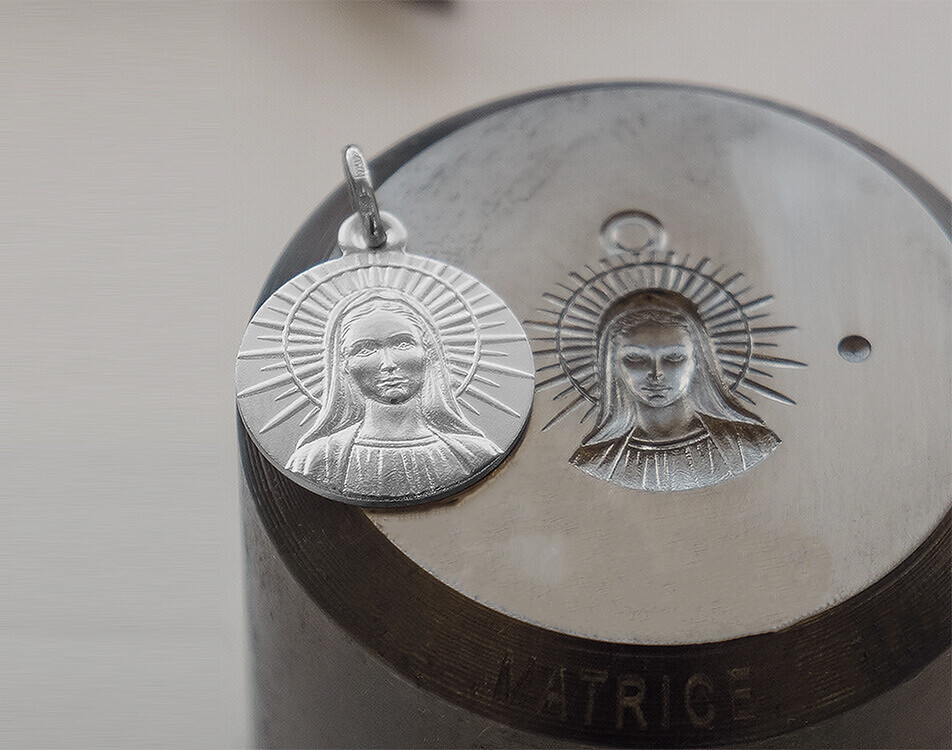 Médaille Vierge Marie En Argent Massif – Poinçons D'orfèvre, 1,72 G, 2x1,2 Cm