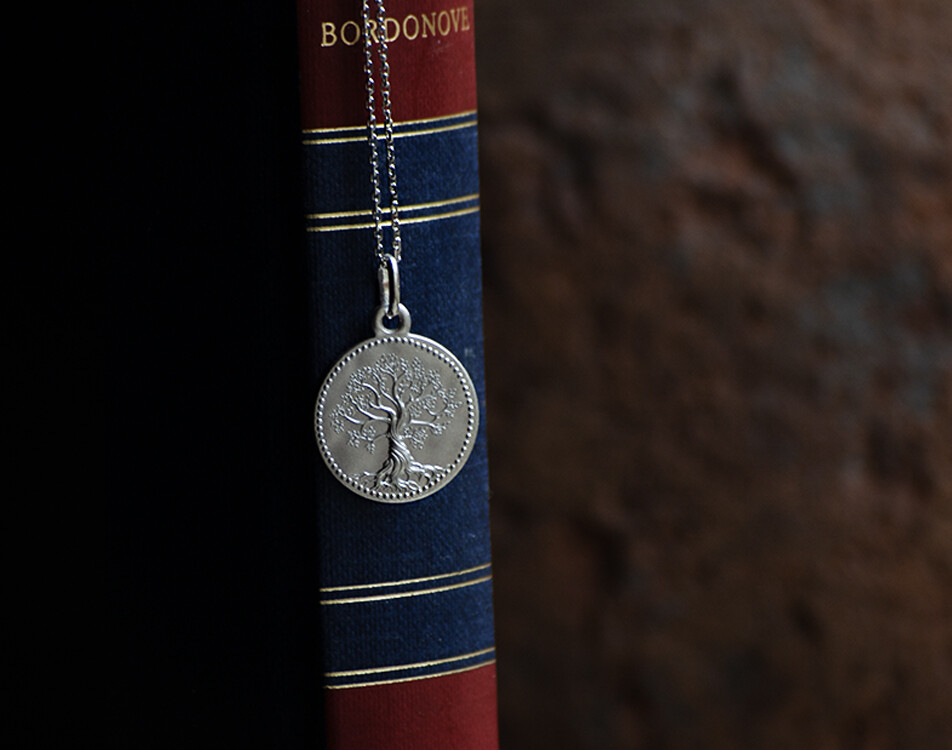 Médaille Arbre de vie Perlée - Argent massif · Maison de la Médaille
