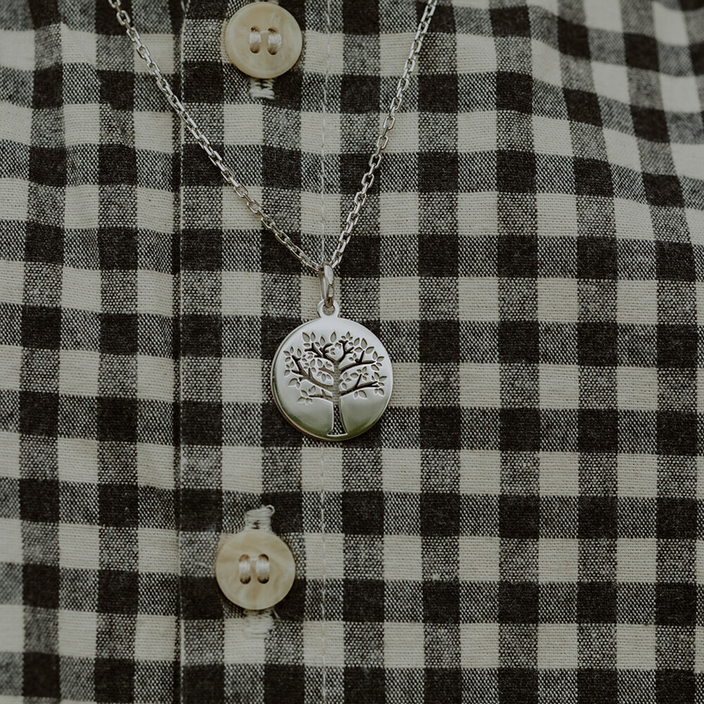 Photo de Médaille Arbre de vie printanier ajourée - Or blanc 18ct