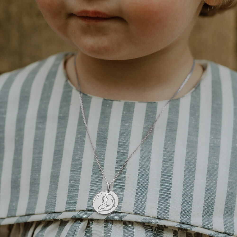 Photo de Médaille Vierge à l'enfant douceur - Argent massif
