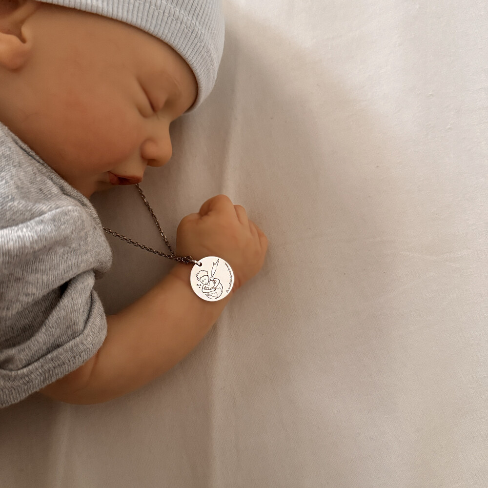 Photo de Médaille Petit Prince "save the planet" - Or blanc 9ct
