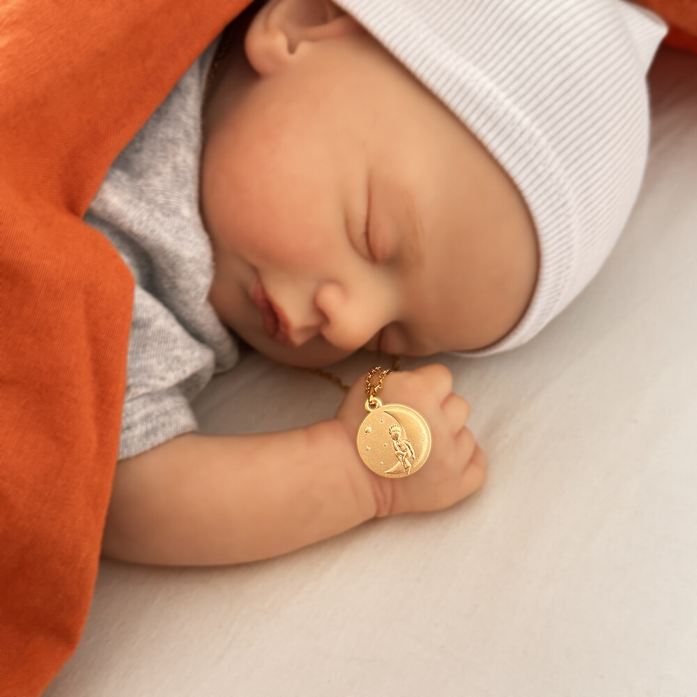 Photo de Médaille Petit Prince sur la lune - Or jaune 18ct