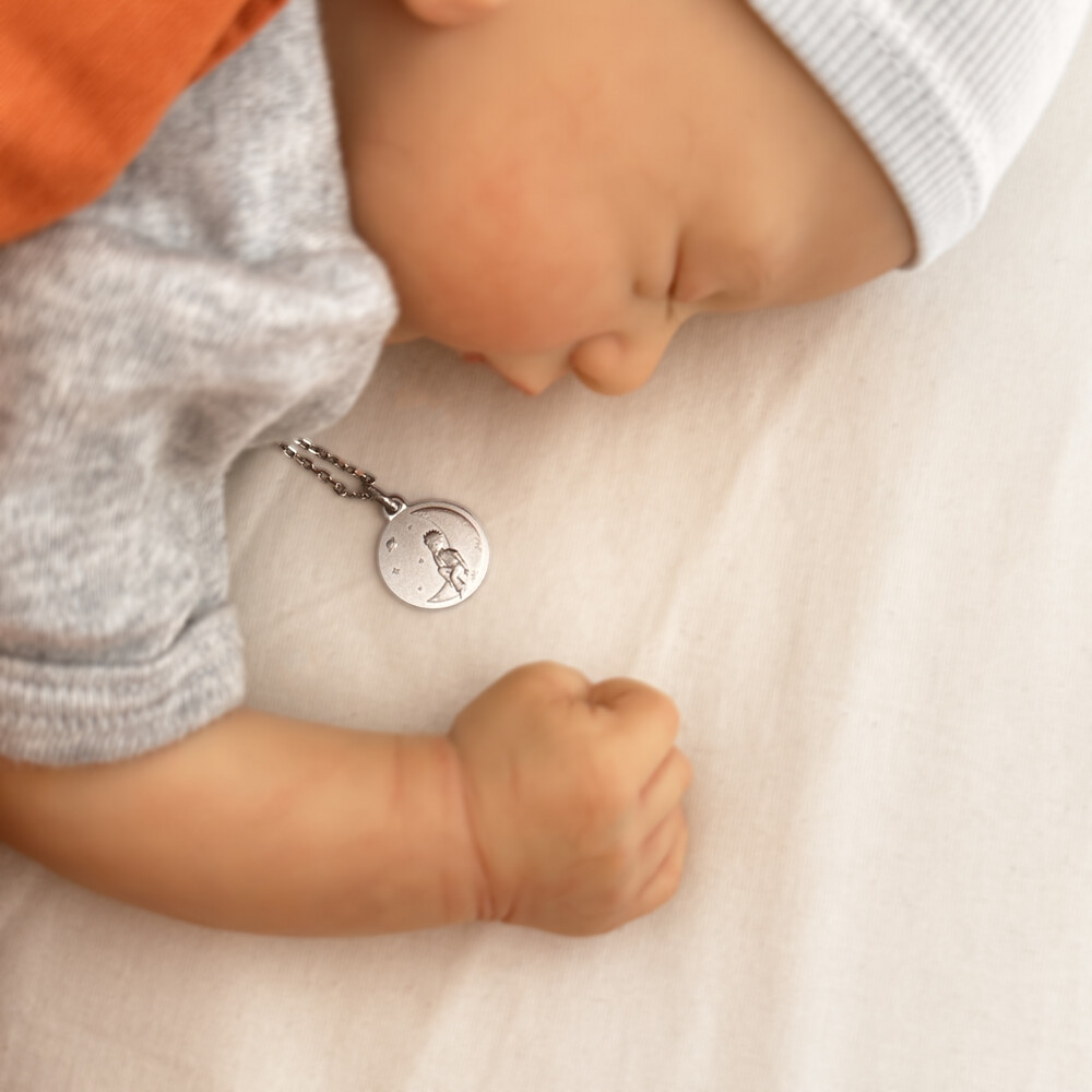 Photo de Médaille Petit Prince sur la lune - Argent massif