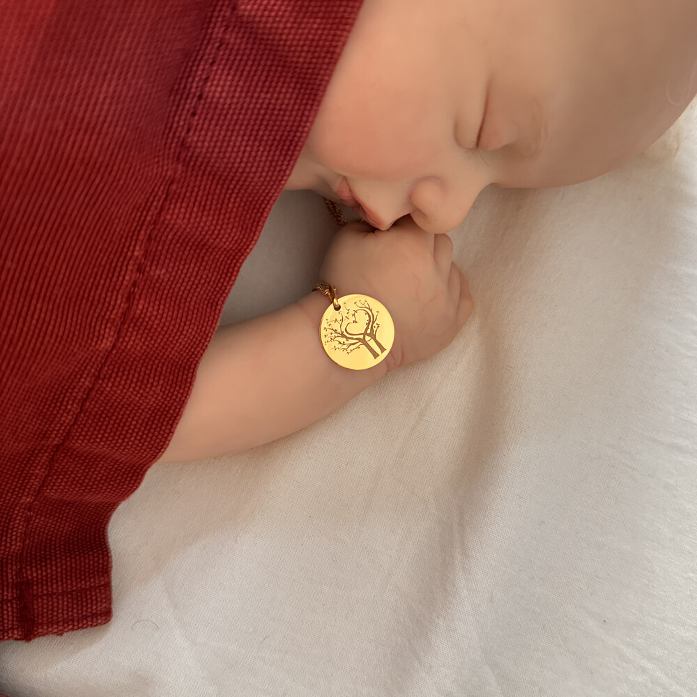 Photo de Médaille Arbres de vie au coeur - Or jaune 18ct
