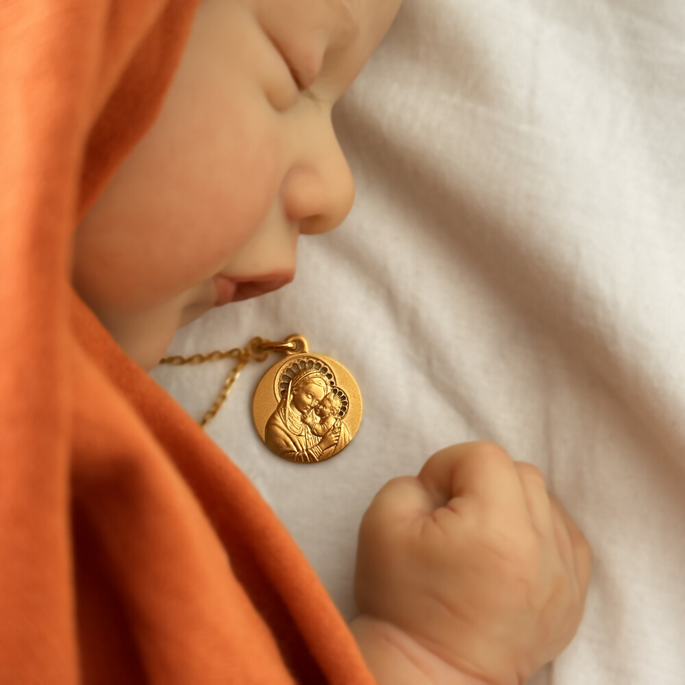 Photo de Médaille Vierge à l'enfant de Botticelli ajourée - Or jaune 18ct 