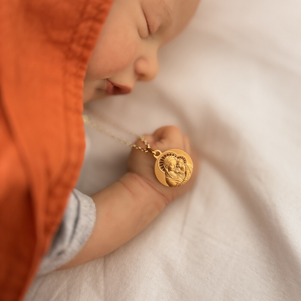 Photo de Médaille Vierge à l'enfant de Botticelli ajourée - Or jaune 9ct