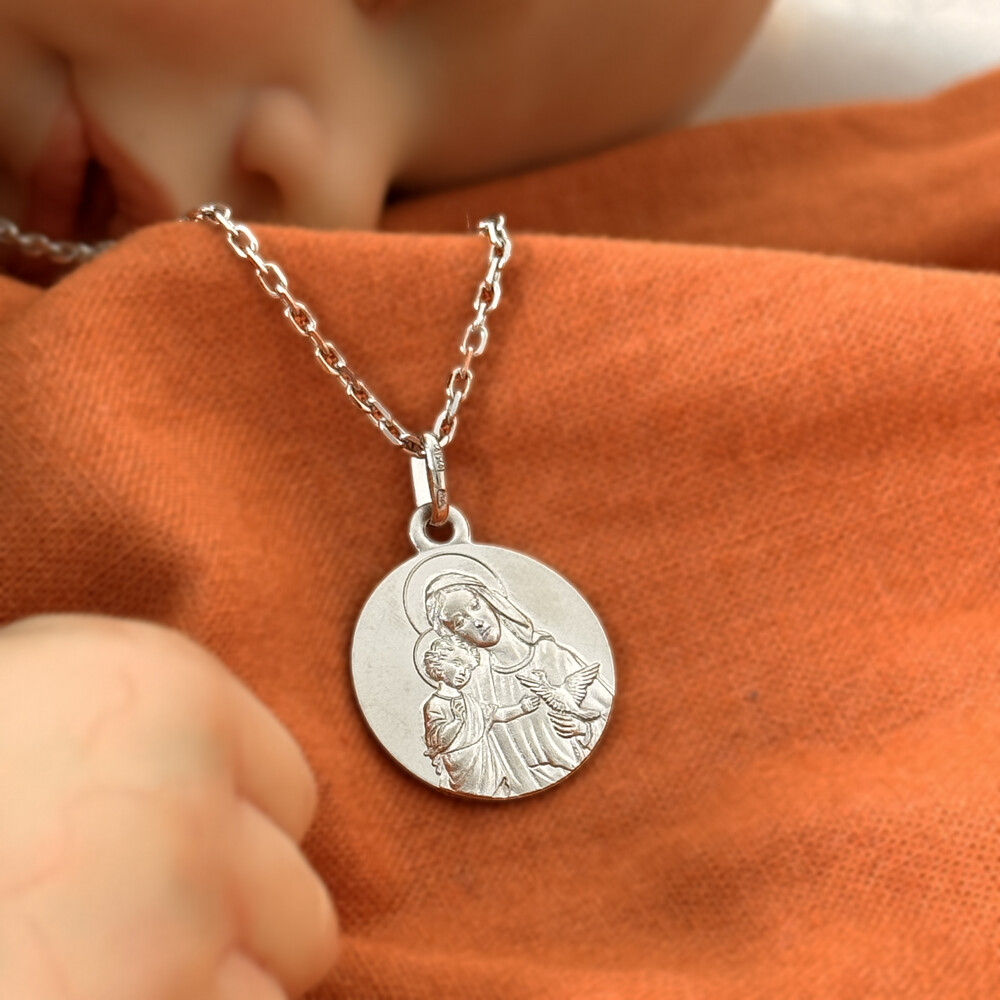 Photo de Médaille Vierge à l'enfant et la colombe - Or blanc 9ct 