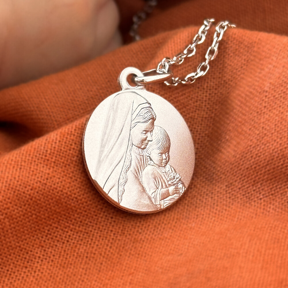 Photo de Médaille Vierge à l'enfant à la rose - Argent massif 
