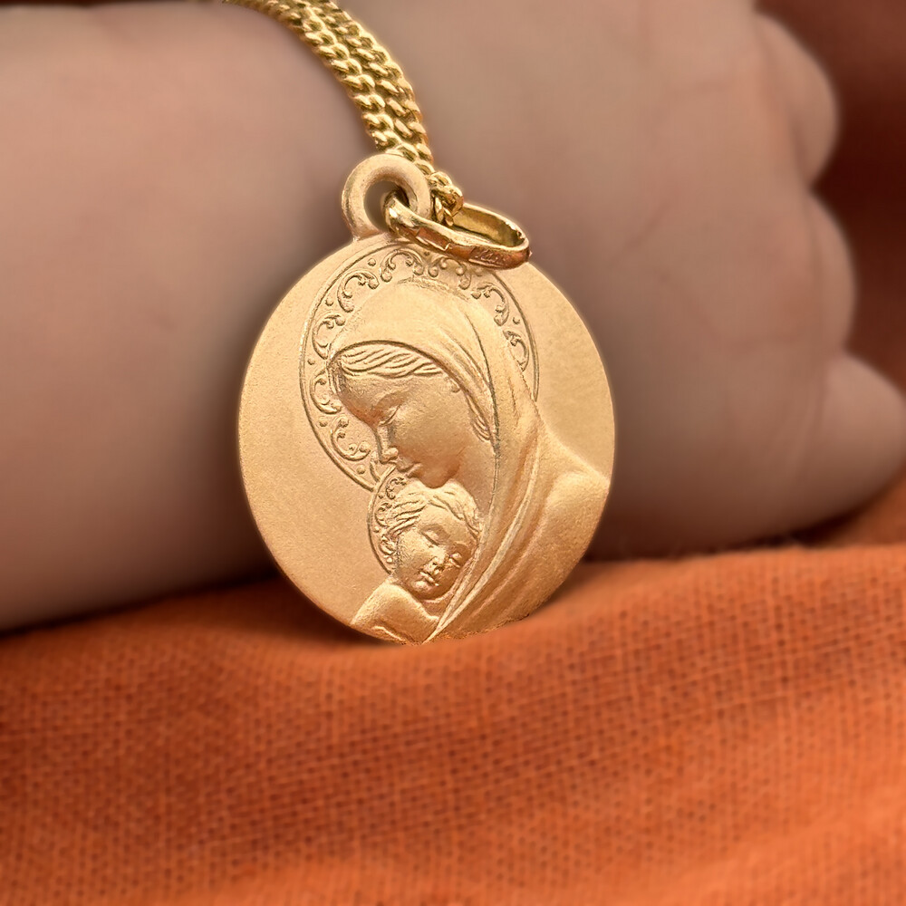 Photo de Médaille Vierge à l'enfant - Or jaune 18ct